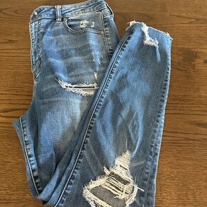 American Eagle Super High Rise Distressed Jegging